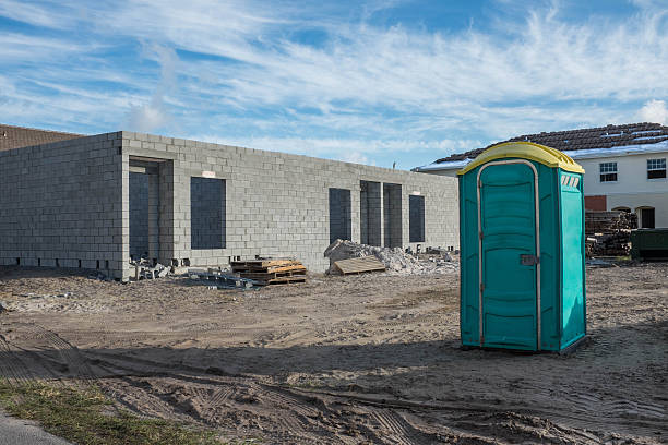 Porta potty delivery and setup in Mirrormont, WA